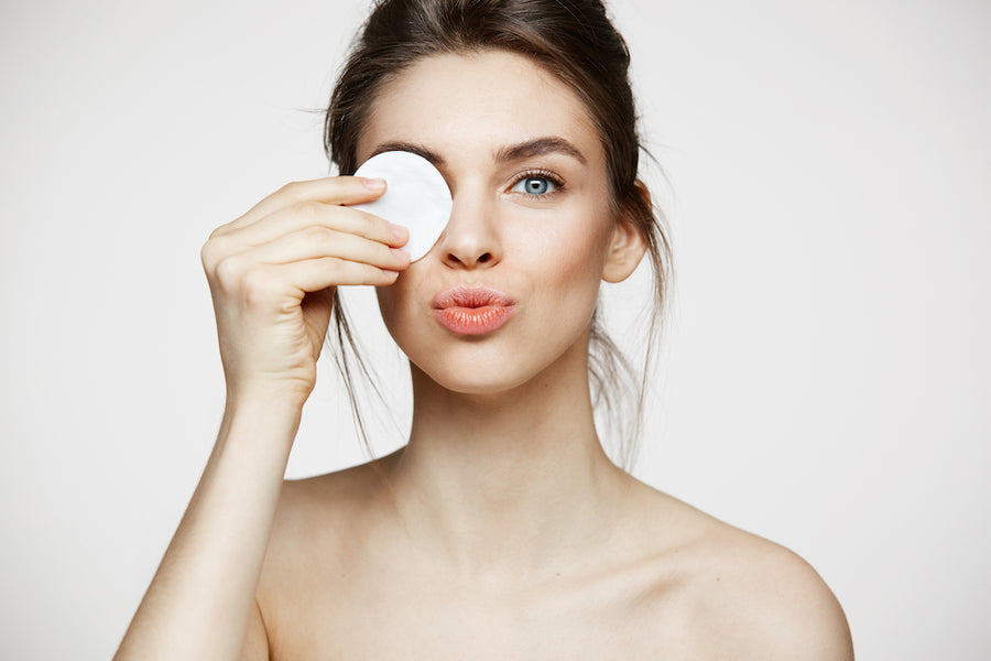 Richtig Abschminken: Make-Up entfernen in 3 Schritten